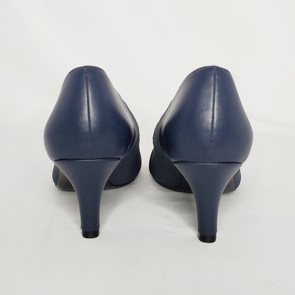 Life Stride Pascal Dress Pump - Picture 6 of 10